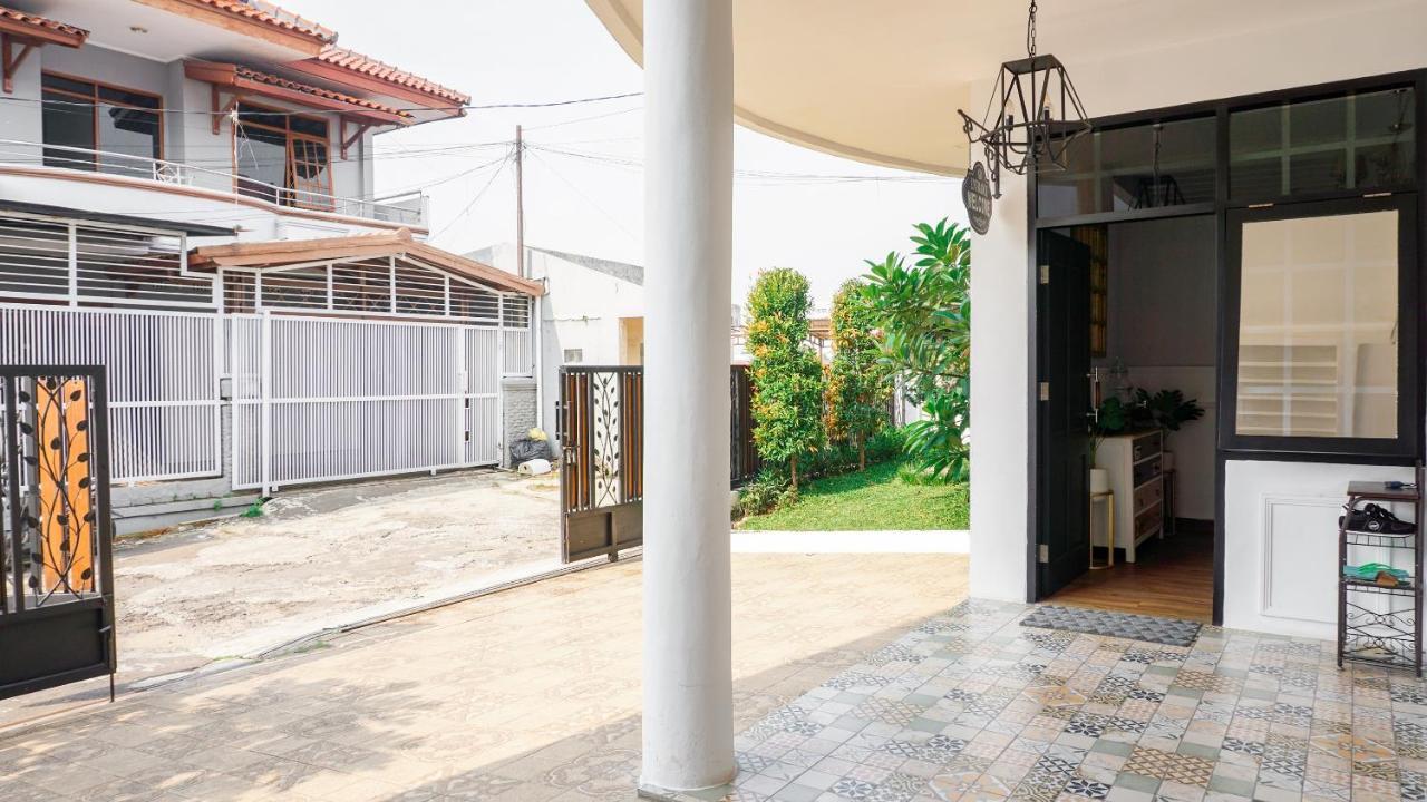 Vaccinated Staff - Spot On 2053 Granada Syariah Home Stay Bandung Exterior photo