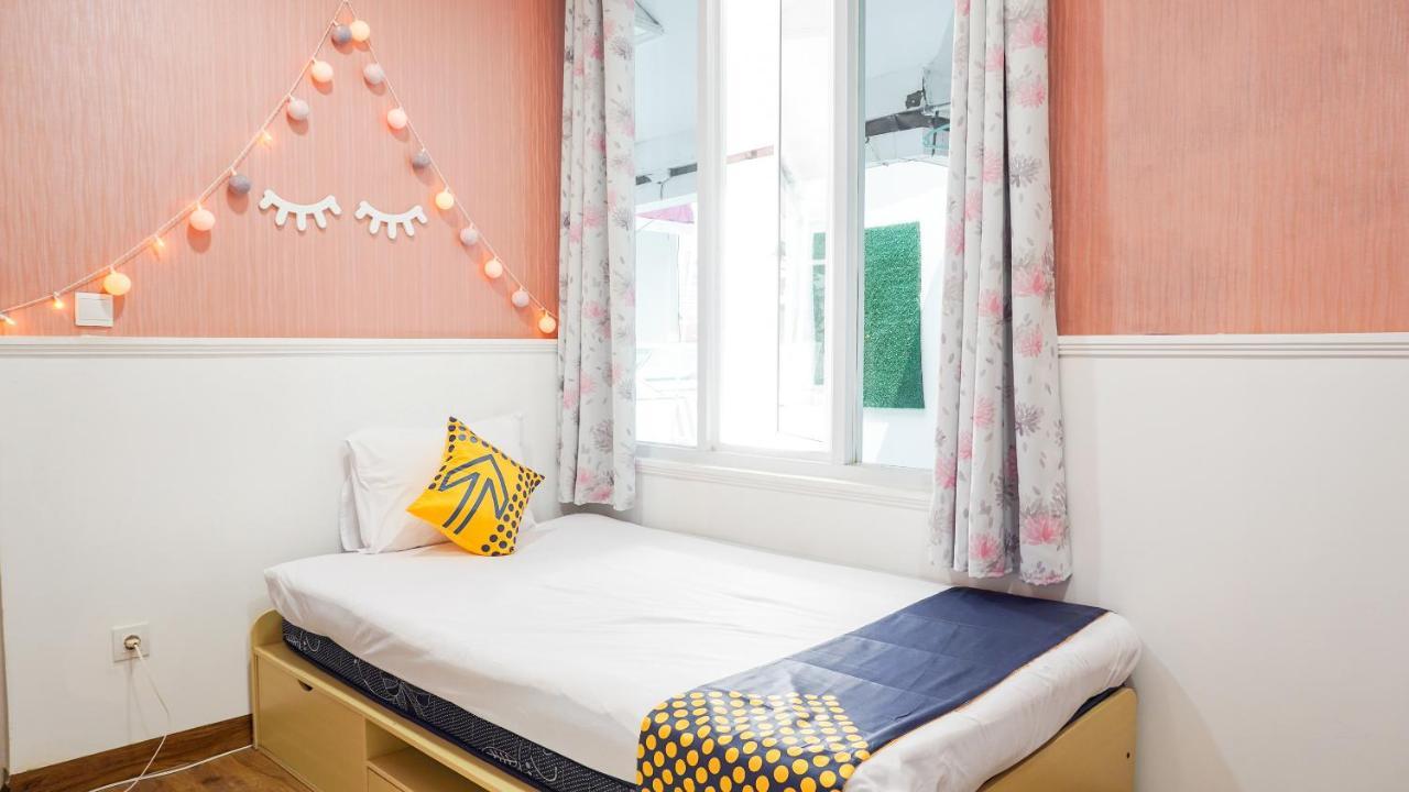 Vaccinated Staff - Spot On 2053 Granada Syariah Home Stay Bandung Exterior photo