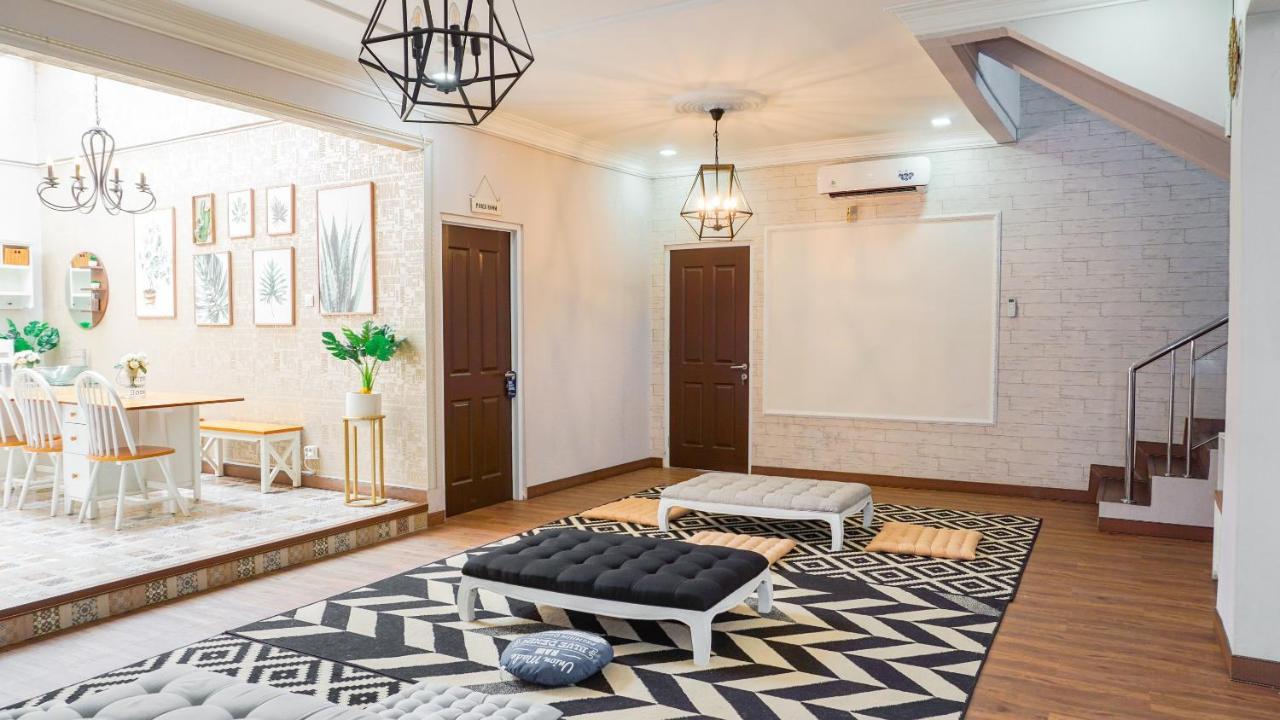 Vaccinated Staff - Spot On 2053 Granada Syariah Home Stay Bandung Exterior photo