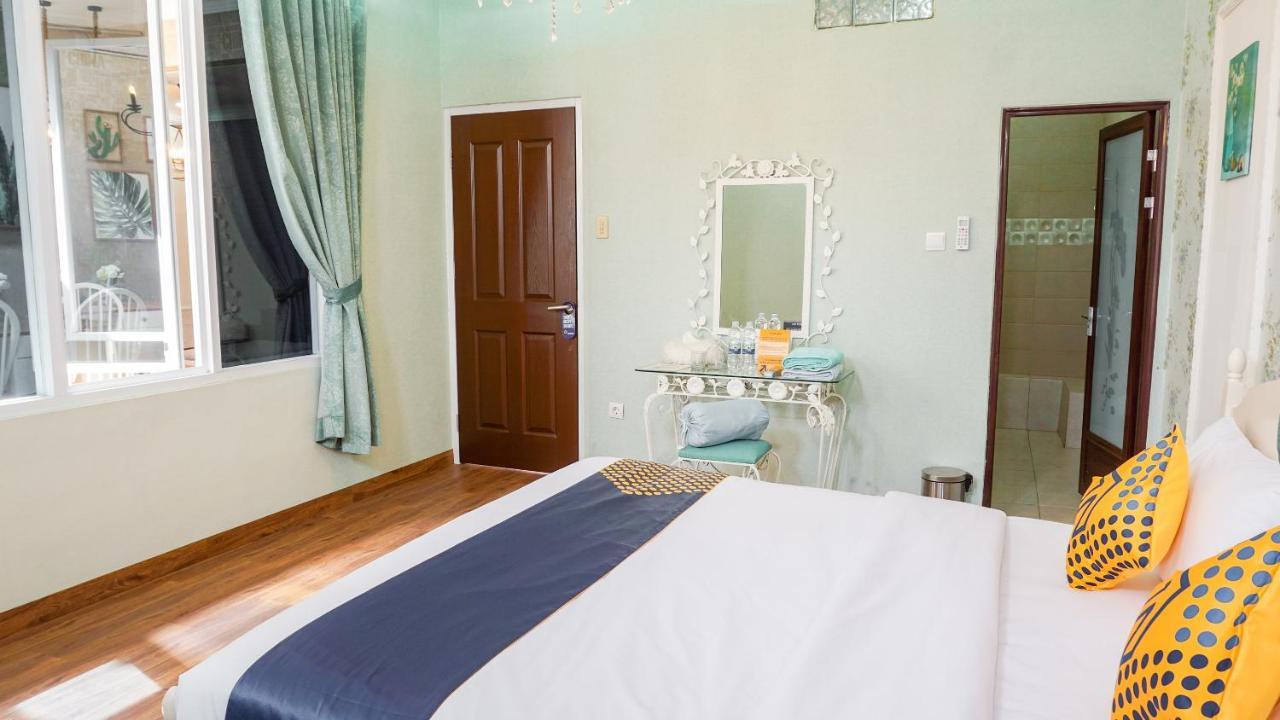 Vaccinated Staff - Spot On 2053 Granada Syariah Home Stay Bandung Exterior photo